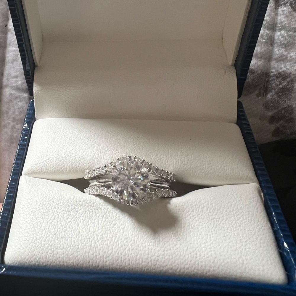 Exquisite Moissanite Wedding Set